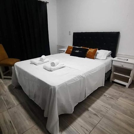 Solano House Bed & Breakfast Termas de Rio Hondo Ngoại thất bức ảnh